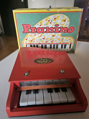 Πιανάκι PIANINO συλλεκτικό μεταχειρισμένο με κουτί δεκαετίας 1970