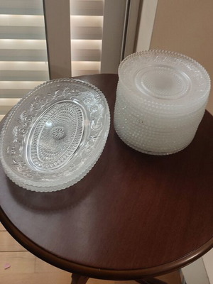Set of 16 small plates and 2 platters new, ideal for spoon sweets