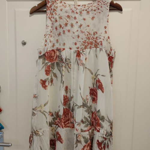 Floral mini dress like new with matching fabric necklace