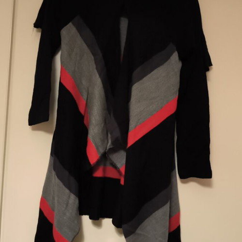Long knitted women's cardigan used, black and red