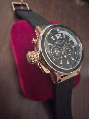 Elgin wristwatch with battery and rubber strap gold color new