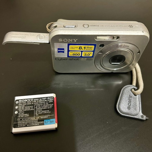 Sony Cyber-shot DSC-N2 vintage digital camera used for parts or repair