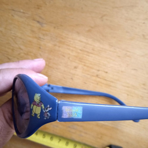 Disney Winnie the Pooh Kids Sunglasses used, polarized lenses, blue