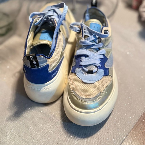 Armani Exchange Women's Sneakers Size 39 Like New