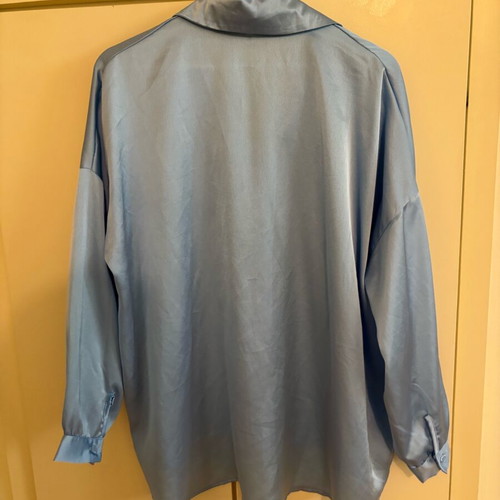 Shirt turquoise with rhinestone buttons like new