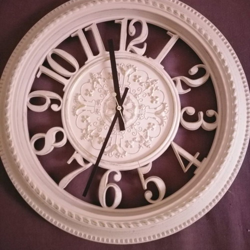Wall clock 41cm shabby chic white-pink with subtle gold details like new