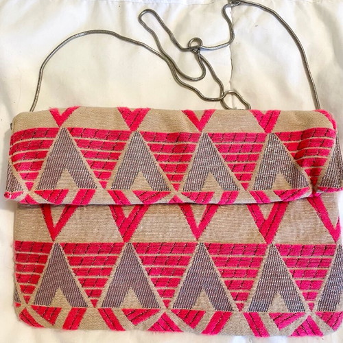 Woven clutch bag with chain handle, summer style handheld