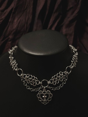 Handmade chainmail necklace with metallic heart pendant silver new