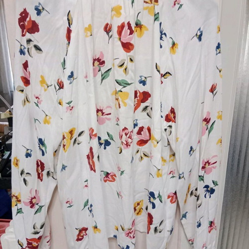Stradivarius women's blouse used, size Large, white with floral design