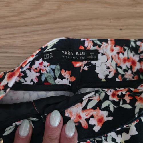Zara shorts size M like new, 100% cotton, multicolor
