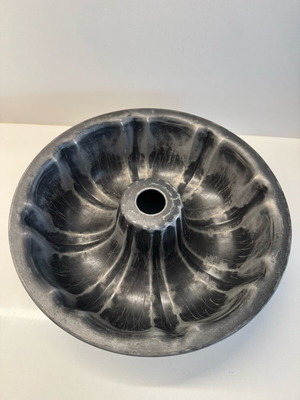 Cake pan used, moderate condition