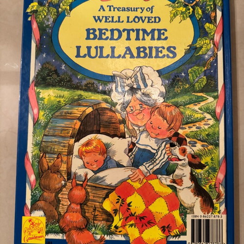 Book A Treasury Well Loved Bedtime Lullabies like new, English