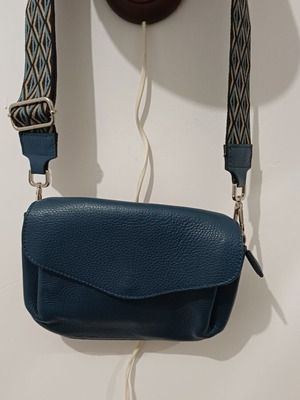 Leather crossbody bag like new