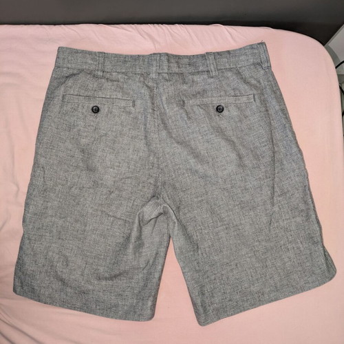 Farrell shorts like new, size 40, gray and white