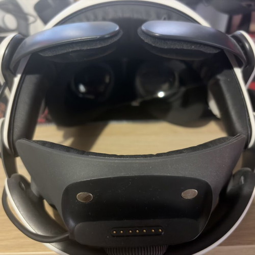 Meta Quest 3 VR headset 512 GB like new with S3 Pro Headstrap and accessories