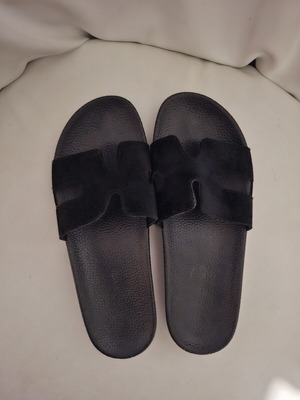 Black velvet slippers size 38