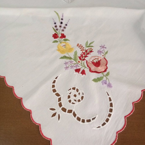 Embroidery set 4 pcs with machine embroidery like new