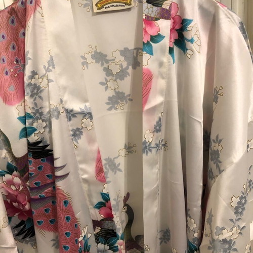 A-Style silk kimono with floral and wide sleeves, Japan