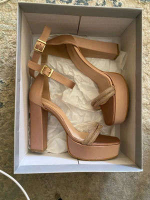 Migato women's beige sandals size 38 new