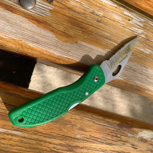 Windustrial folding knife used with blade lock