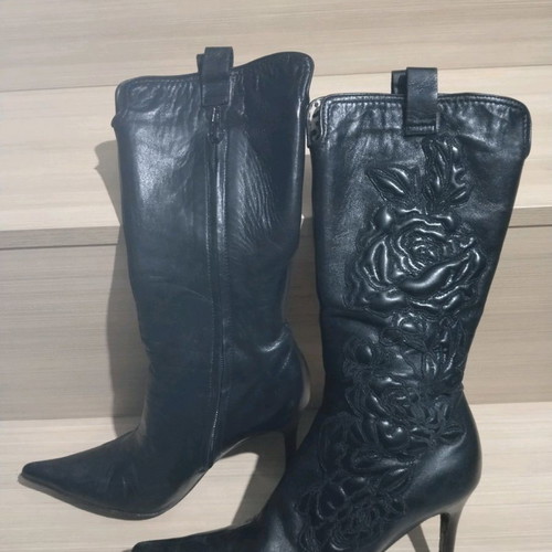 Roberto Cavalli boots with embroidered rose, black, used, size 39