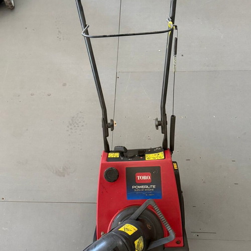 Toro Powerlite Snow Blower 3.25 HP 16 Inches like new