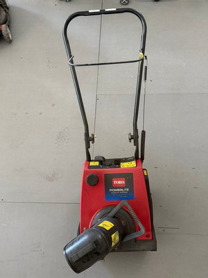 Toro Powerlite Snow Blower 3.25 HP 16 Inches like new