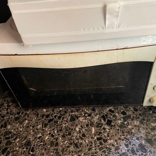 Oven used with three burners