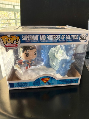 Funko Pop Moment Superman and Fortress of Solitude new