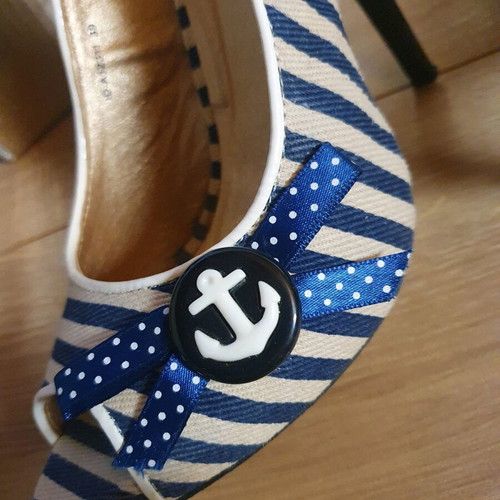 I-Doll Navy Stiletto Sandals Like New