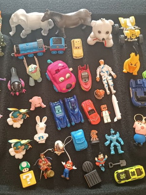 Small toys used, assorted set