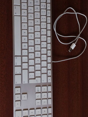 Apple UK Keyboard used with 2 USB ports, some keys not working