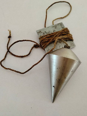 Plumb bob tool used for construction and engineering