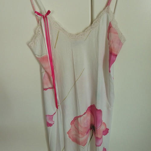Nota Lingerie nightgowns set of 2, satin salmon and cotton white with pink details