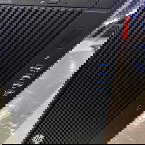 Hp Z440 PC работна станция Intel Xeon E5-1650 8GB RAM 700W захранване