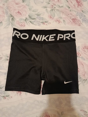 Nike kids cycling shorts new, size Large, black