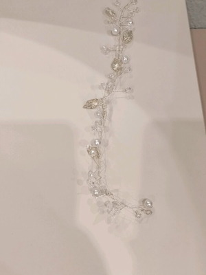 Bridal hair jewelry like new, white and silver