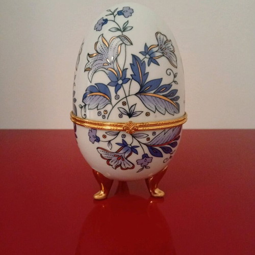 Large porcelain egg used, height 17cm