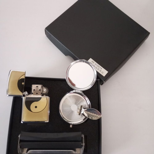 New lighter set, roll for hand-rolled cigarettes and individual ashtray