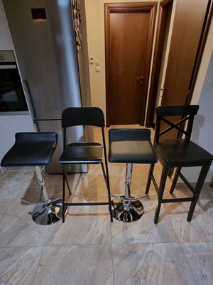 Σετ ψηλών σκαμπό 4 τμχ. σαν καινούργιο από ΙΚΕΑ και Leroy