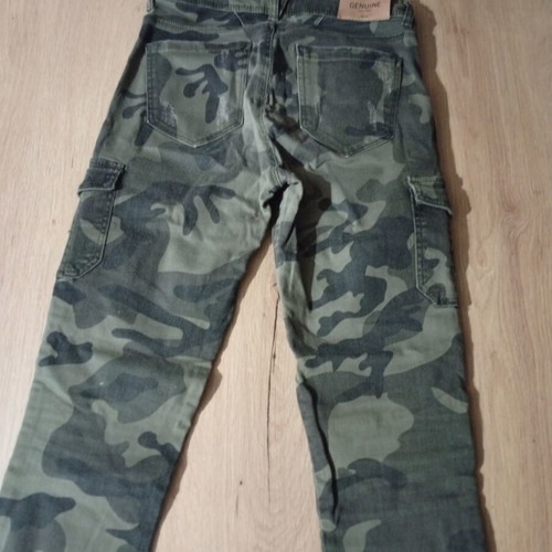 Bershka Women's Elastic Camouflage Pants like new, size S