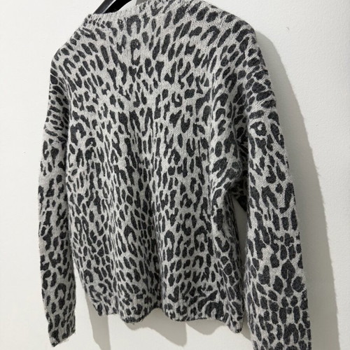 Women's sweater used with grey animal print, one size