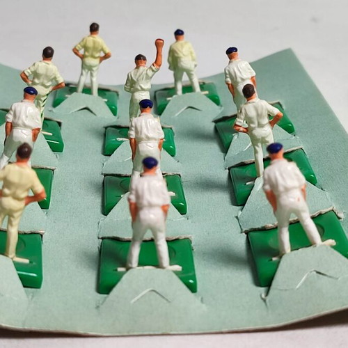 Subbuteo cricket team from 1975 like new