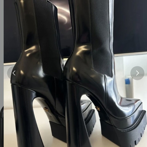 Versace platform boots like new, size 38, black
