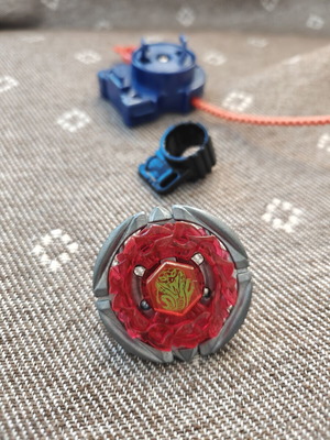 Beyblade Hasbro used with key and launcher