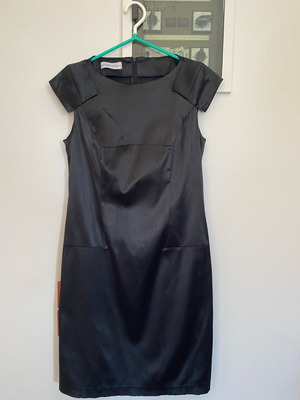 Satin dress black like new, size L