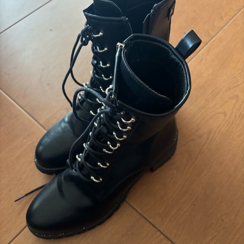 Black boots size 41 like new with laces and zipper