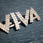  Καρφίτσα με στρας "viva" (Φο μπιζού, faux bijoux)