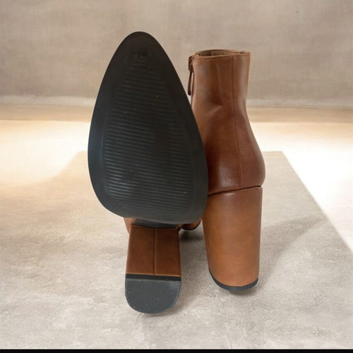Wellspring Camel Boots New Size 39