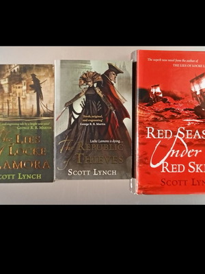 The Gentlemen Bastards 1-3 like new, Scott Lynch English